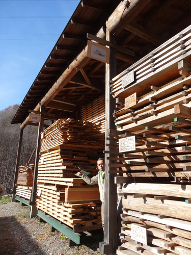 woodbankとえーいちシャチョー。そういえば、西洋に木の細工物を作る妖精がいましたね…