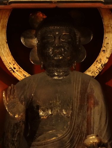 薬師如来坐像